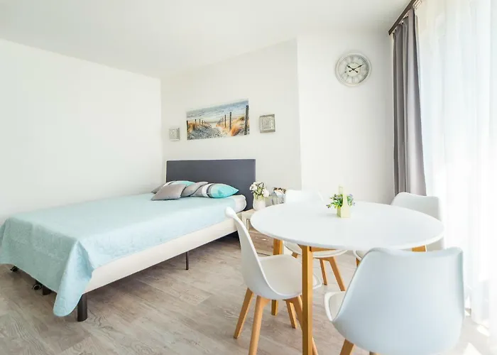 Awangardia 250m Od Morza 아파트 코워브제크