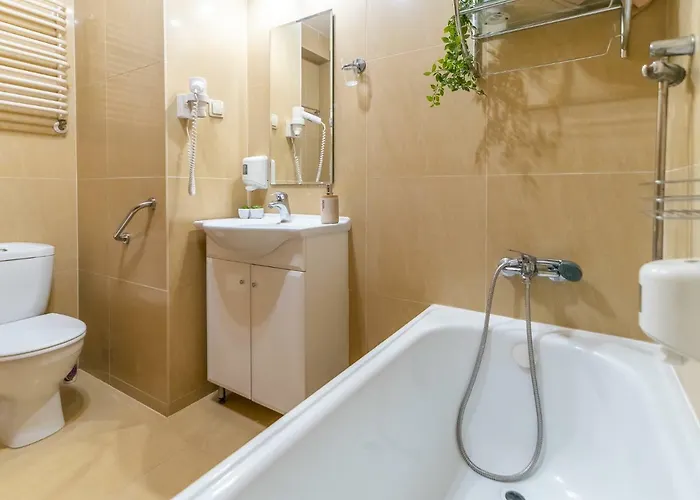 Awangardia 250m Od Morza * 코워브제크